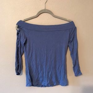 Off shoulder slim fitting top